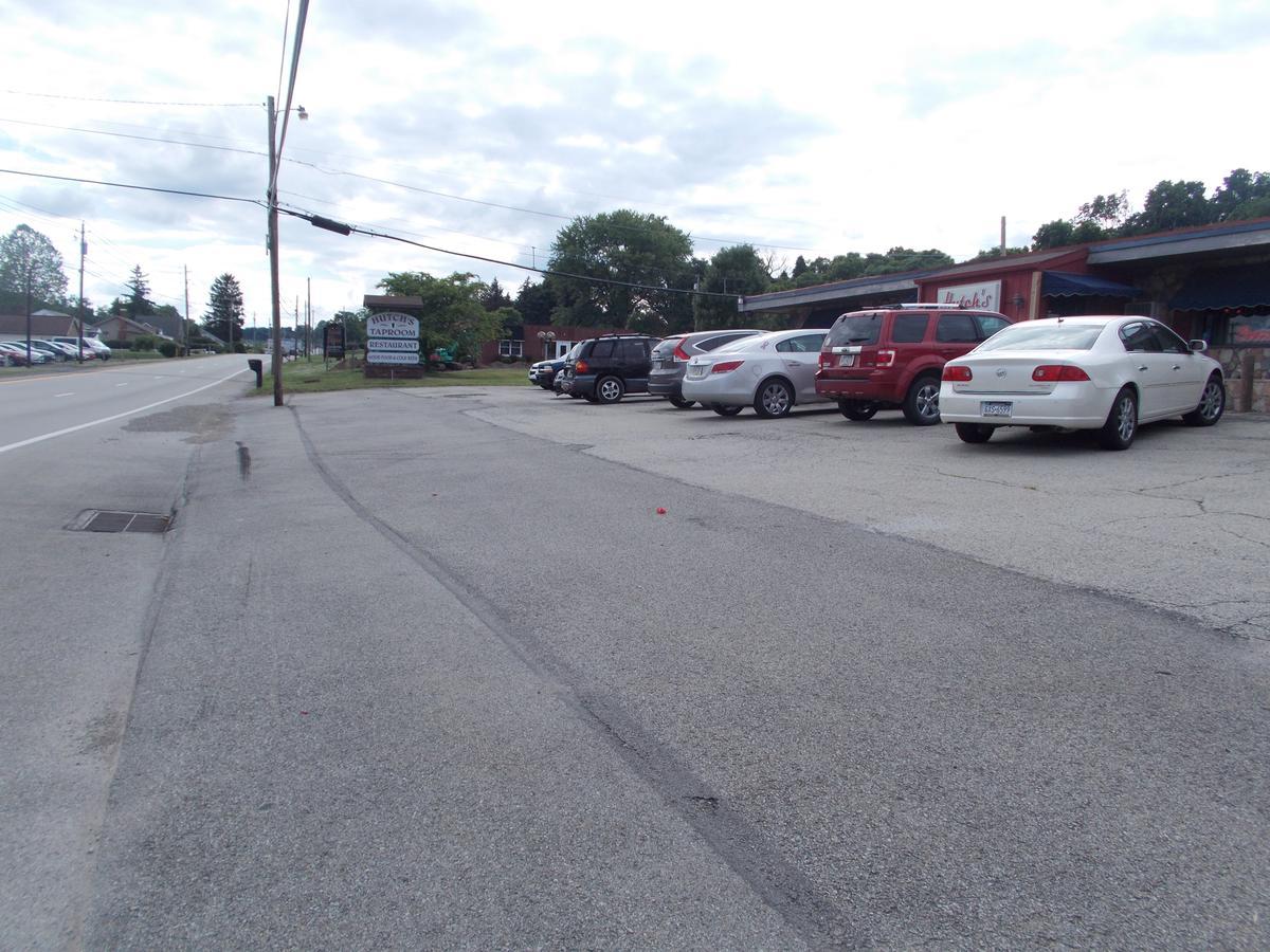 Melody Motor Lodge Connellsville Exterior photo